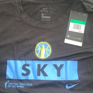 Chicago Sky Nike Black Practice Performance T-Shirt                   Men’s size